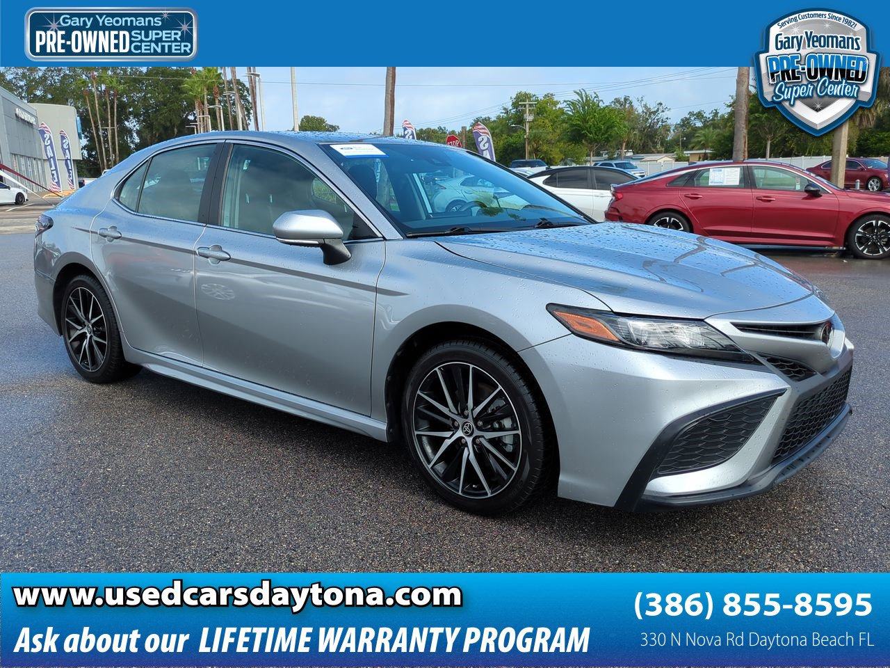 Used 2024 Toyota Camry SE image 1