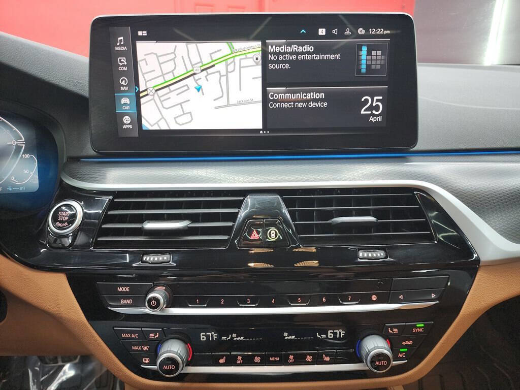 Used 2023 BMW 530e w/ M Sport Package image 24