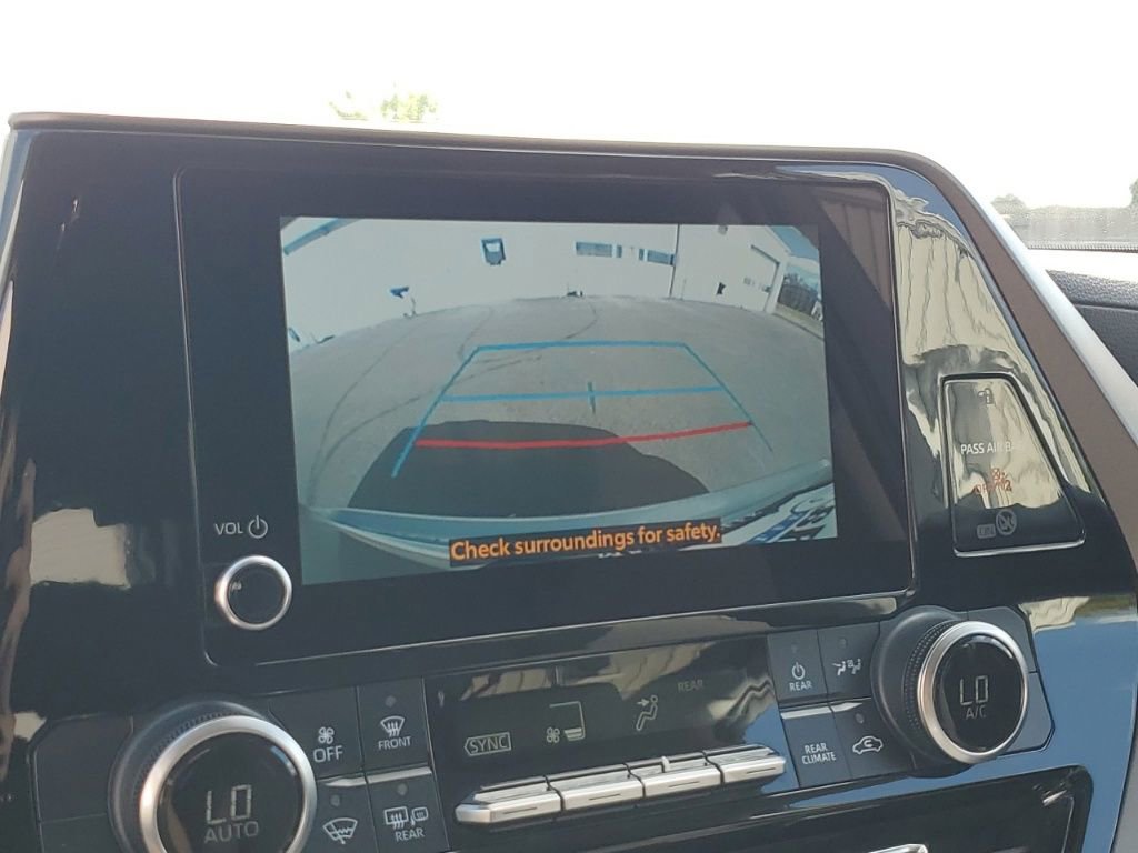 Used 2024 Toyota Highlander LE image 20