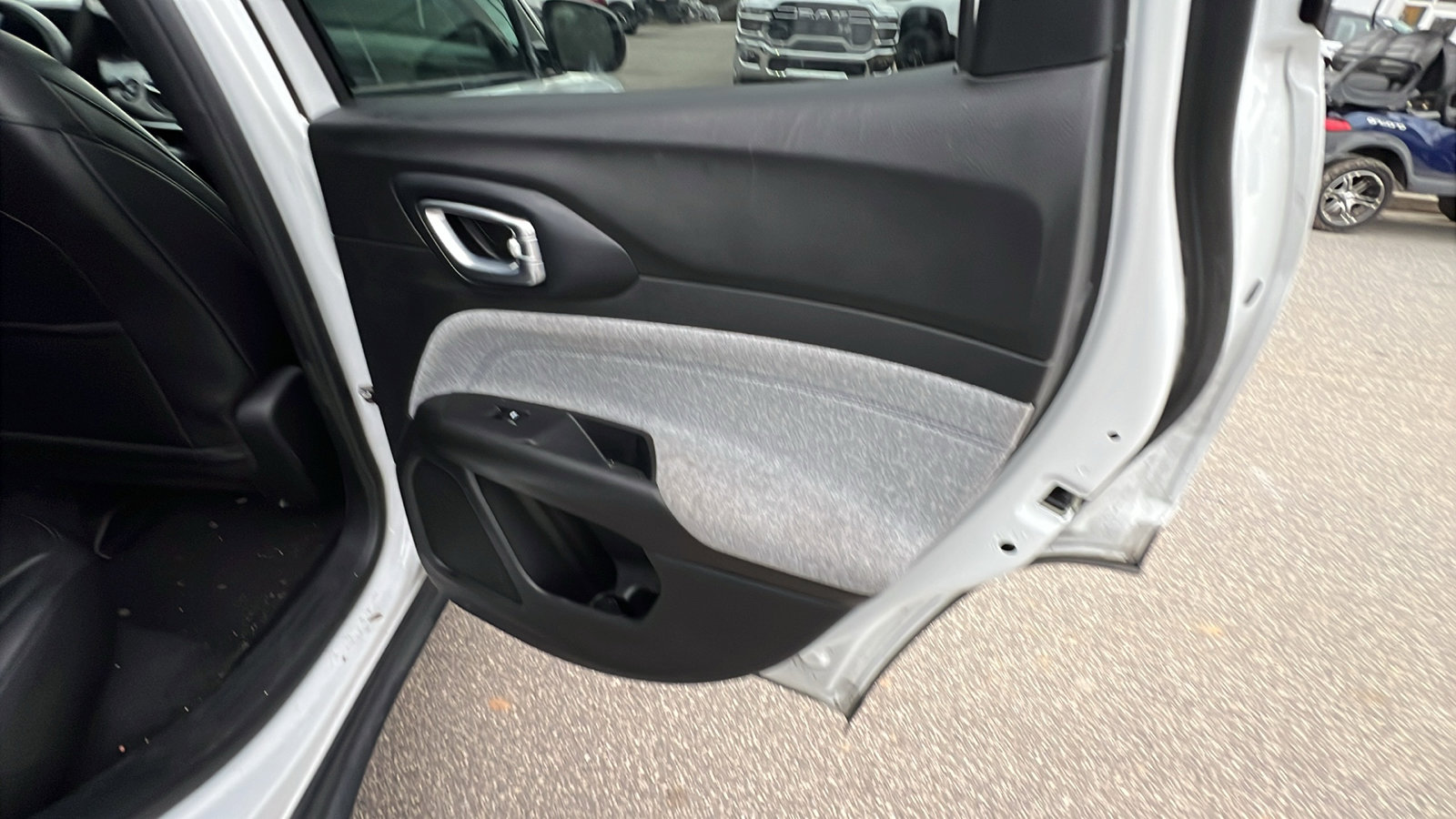 Used 2024 Jeep Compass Latitude image 20