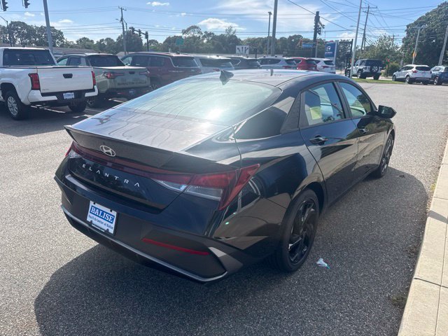 New 2026 Hyundai Elantra SEL Sport FWD image 7