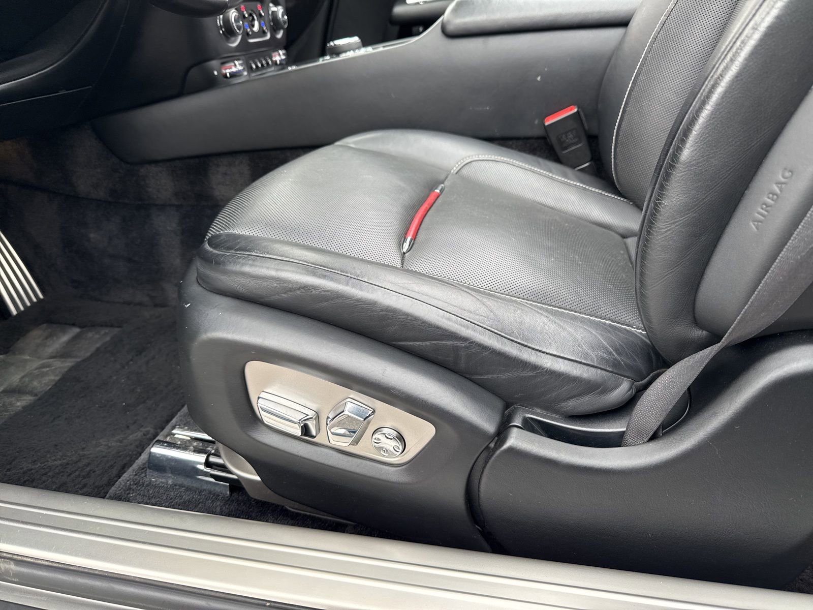 Used 2018 Rolls-Royce Dawn image 39