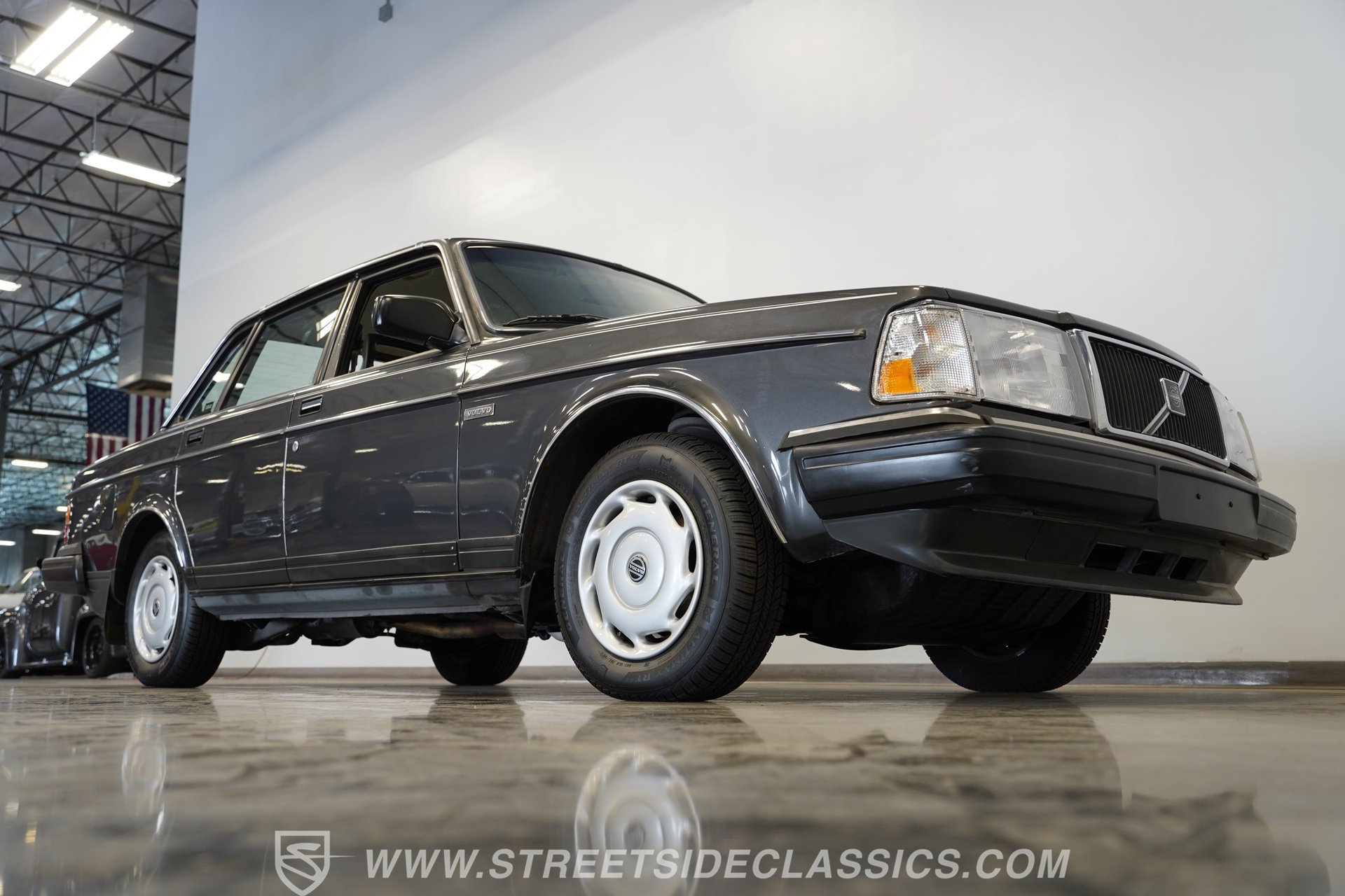 Used 1988 Volvo 240 Sedan RWD image 36