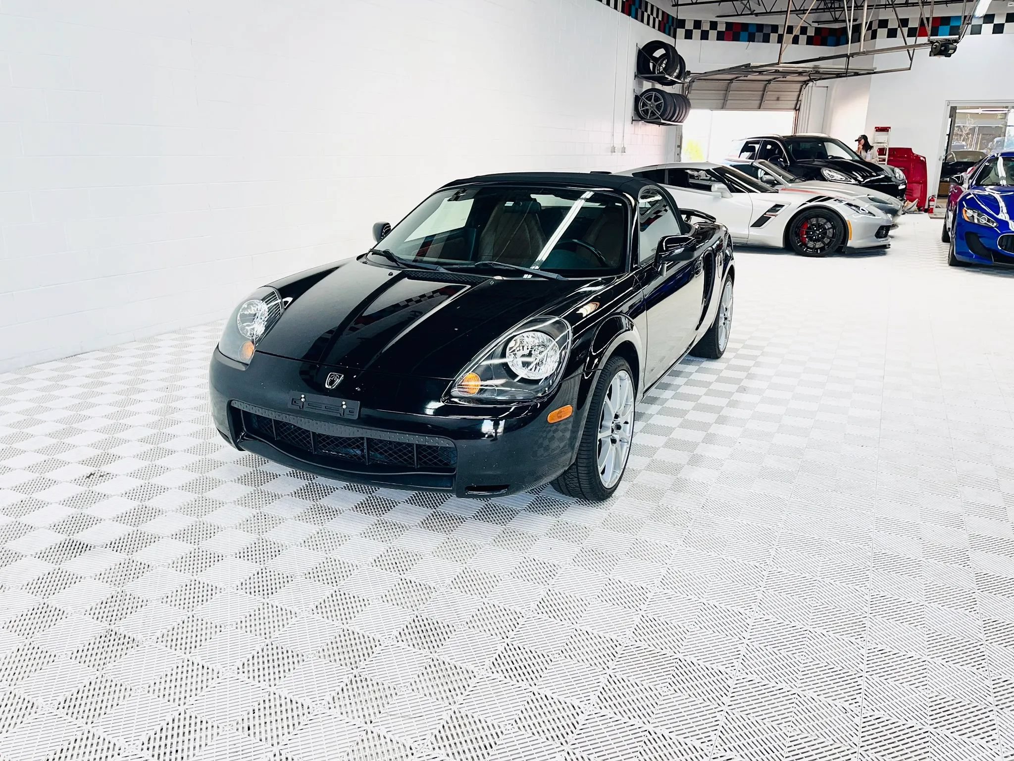 Used 2002 Toyota MR2 RWD image 3