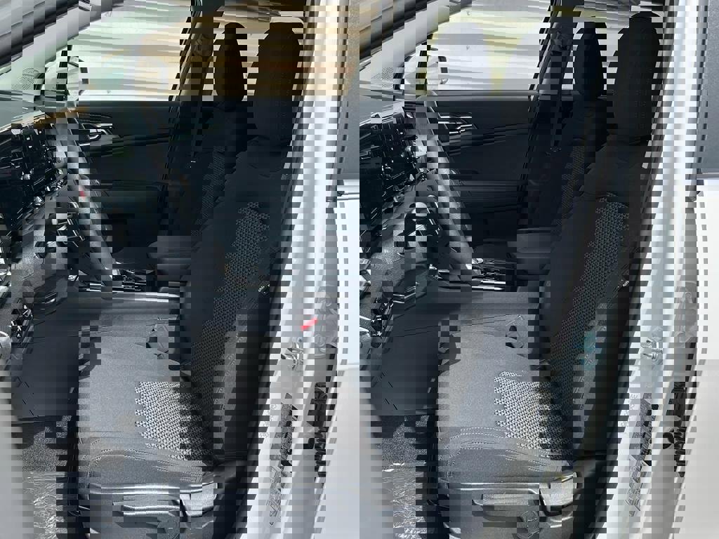 New 2025 Kia Sportage LX image 11