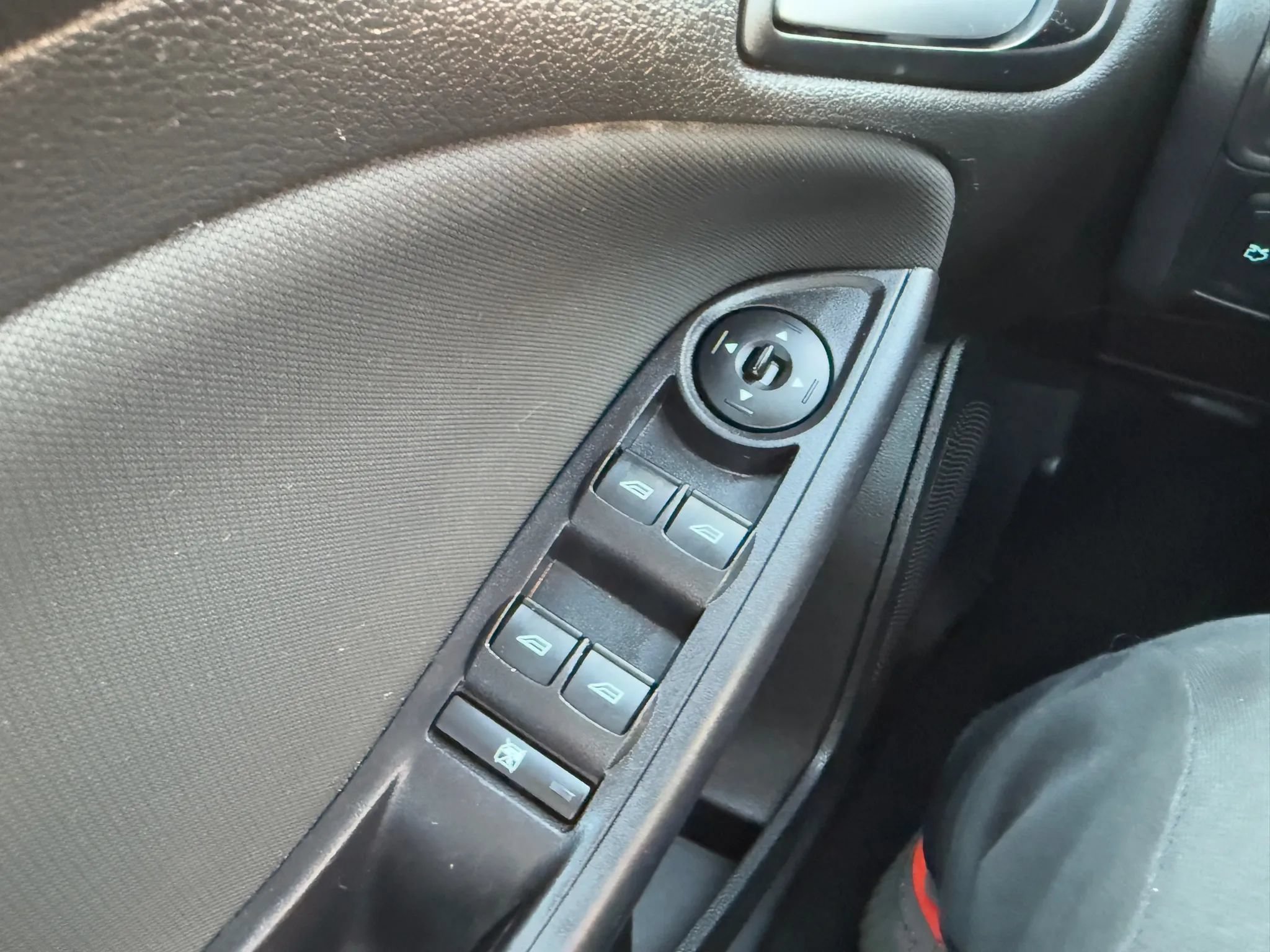 Used 2015 Ford Focus SE FWD image 33