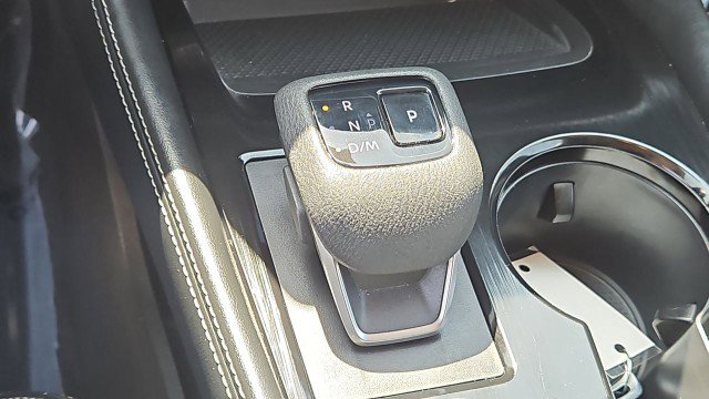 Used 2023 Nissan Rogue SL w/ SL Premium Package FWD image 16