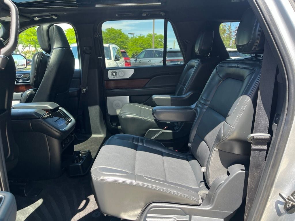 Used 2022 Lincoln Navigator L Reserve AWD/4WD image 12