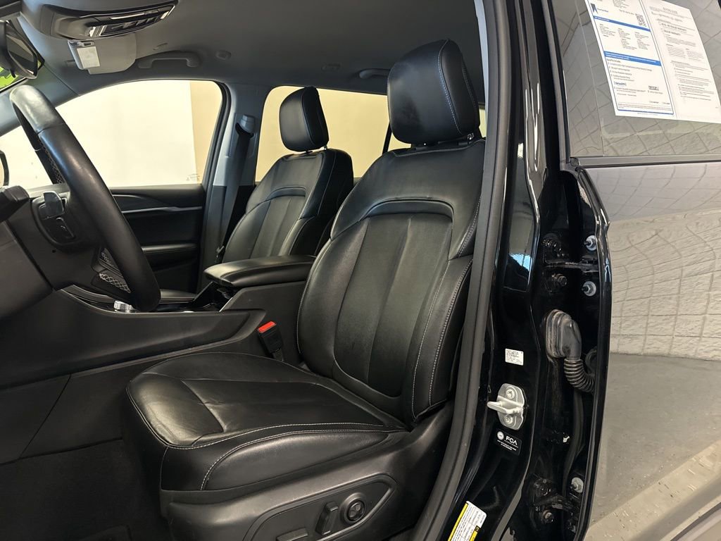 Used 2022 Jeep Grand Cherokee L Limited image 8