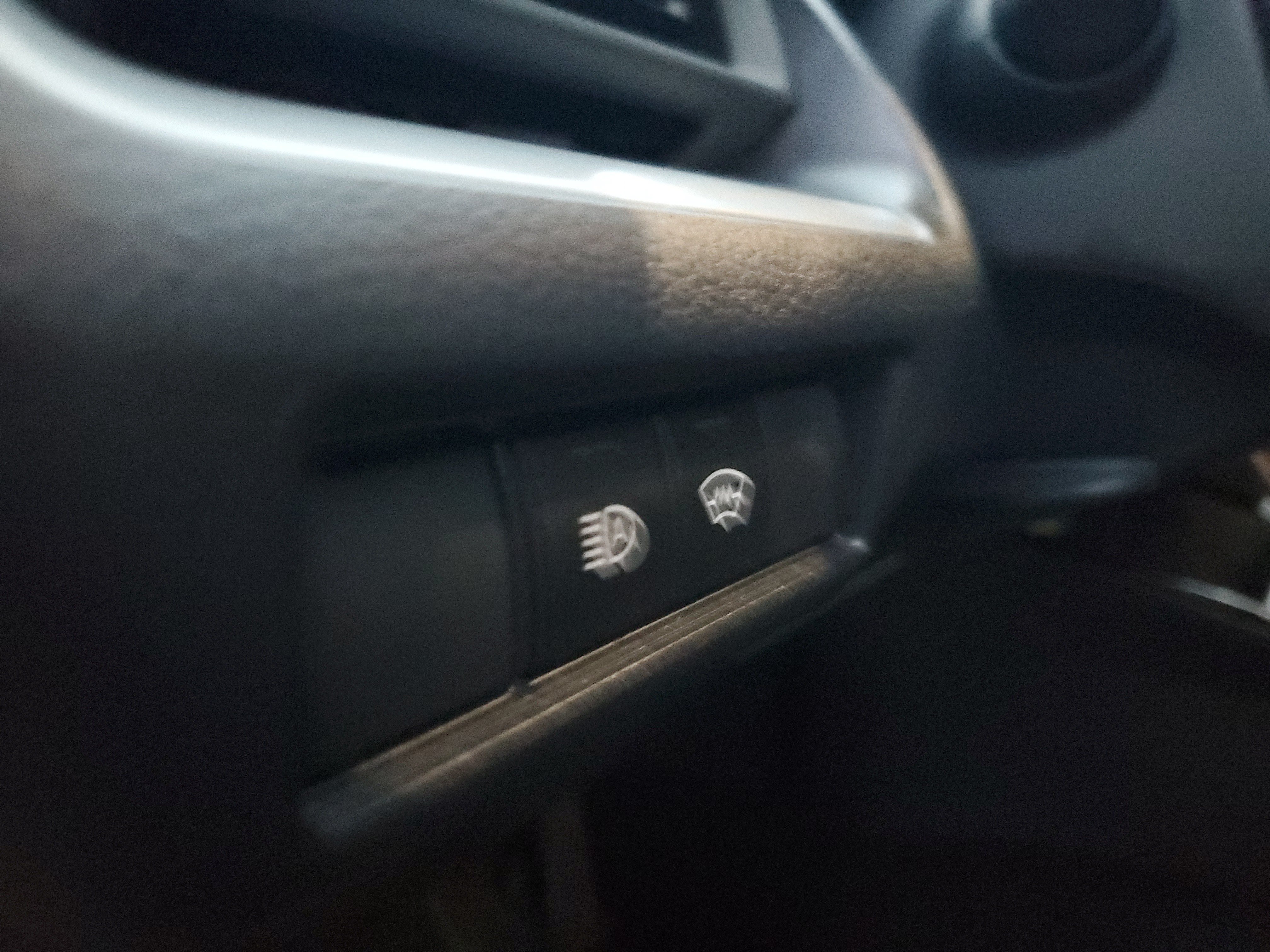 Certified 2024 Toyota Prius LE FWD image 21