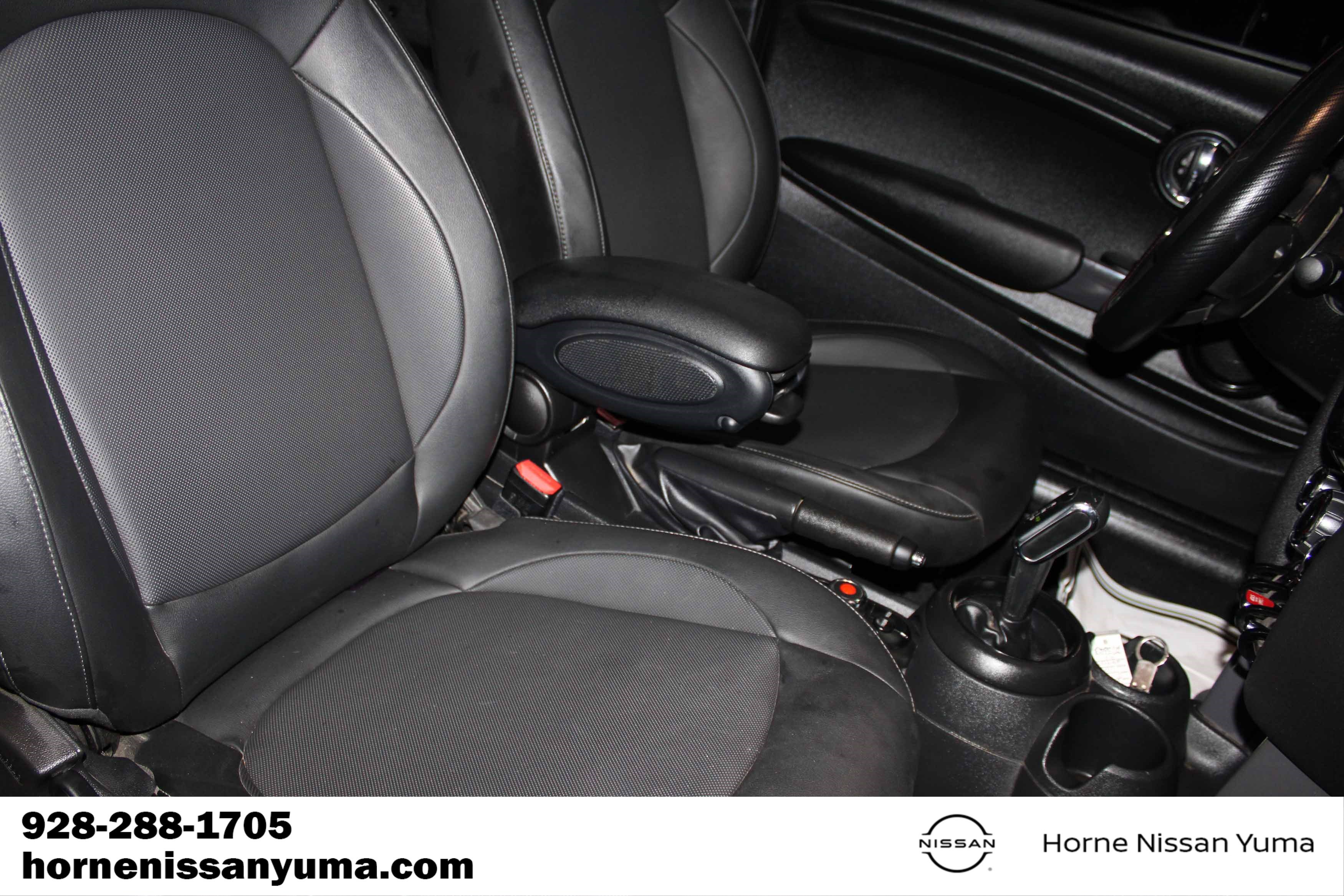 Used 2021 MINI Cooper 2-Door Hardtop FWD image 5