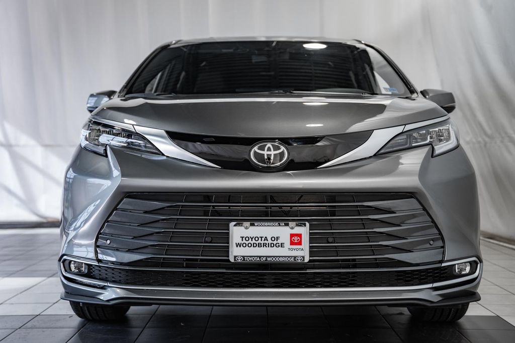 New 2026 Toyota Sienna Limited image 2