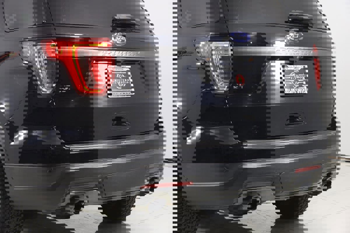 Used 2018 Ford Explorer XLT w/ Equipment Group 202A image 21