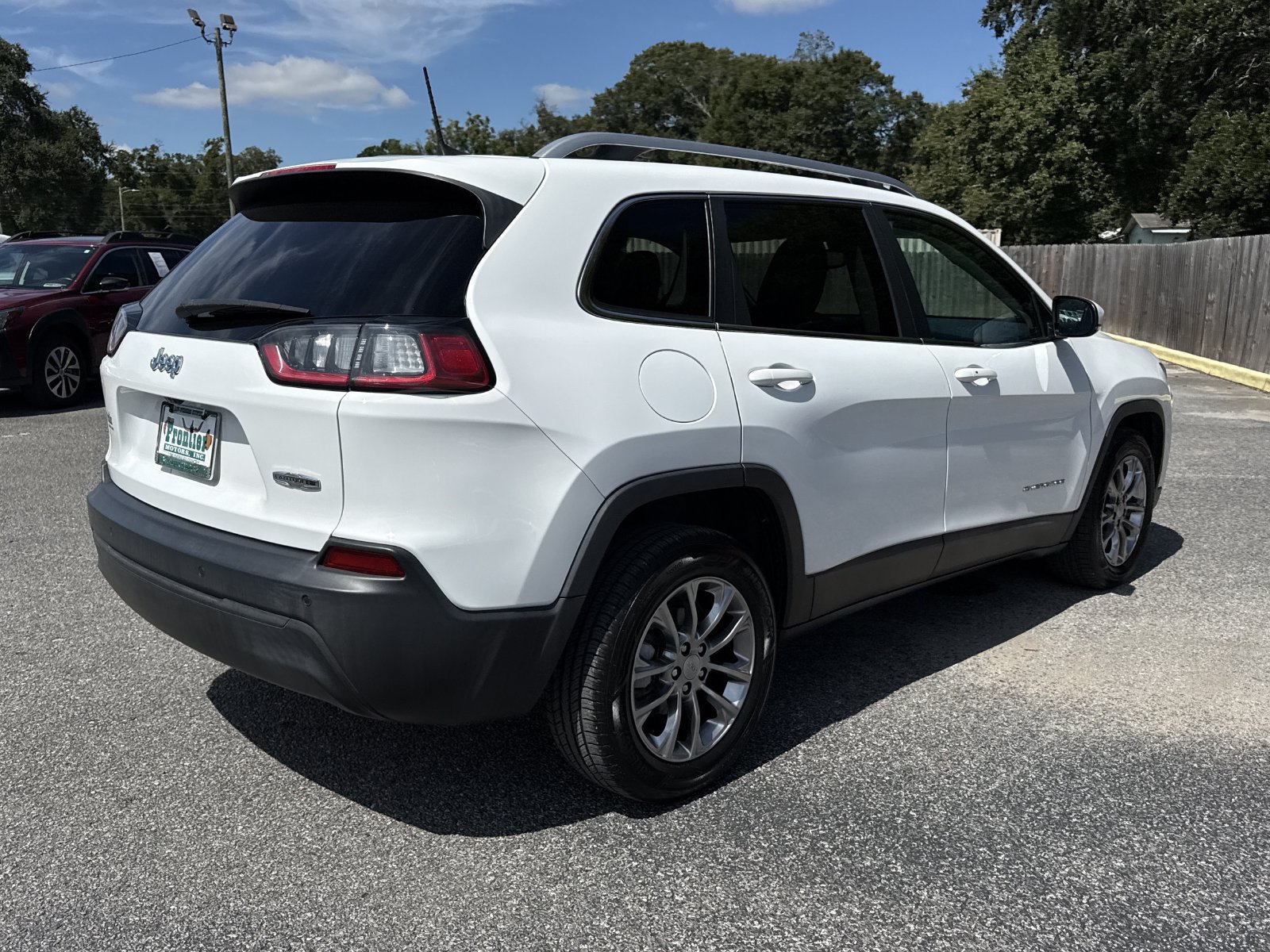 Used 2021 Jeep Cherokee Latitude Plus FWD image 6