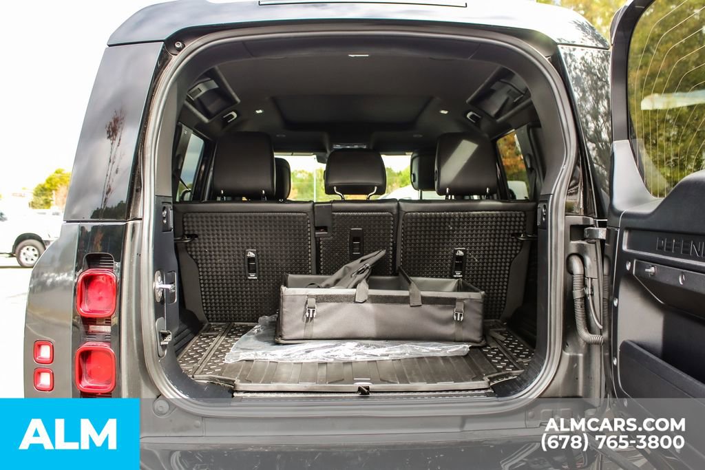 Used 2024 Land Rover Defender 110 X-Dynamic SE image 23