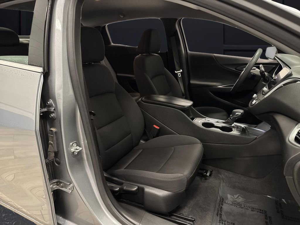 Used 2024 Chevrolet Malibu LT image 28