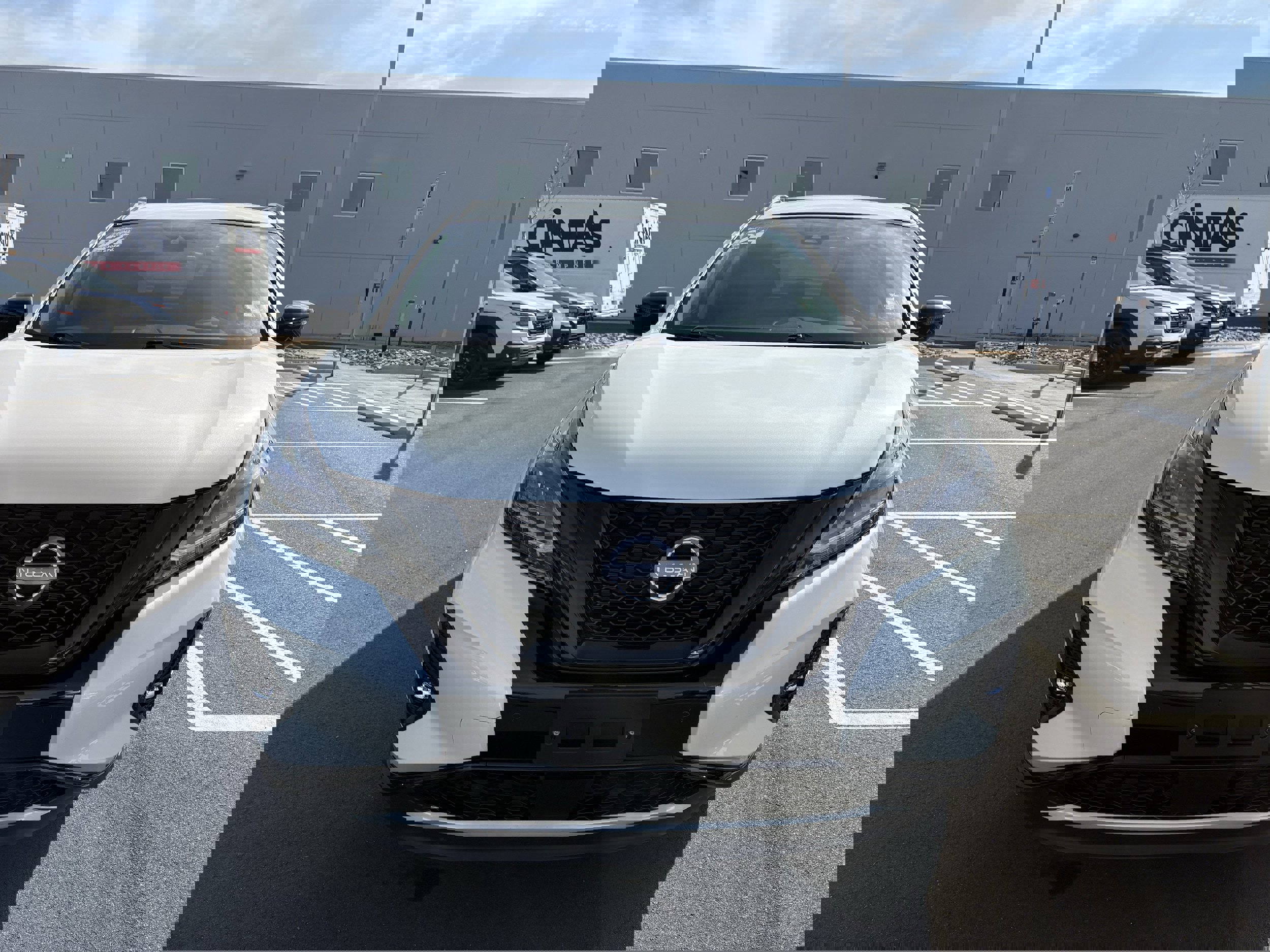 Used 2024 Nissan Murano SV w/ SV Midnight Edition Package FWD image 2