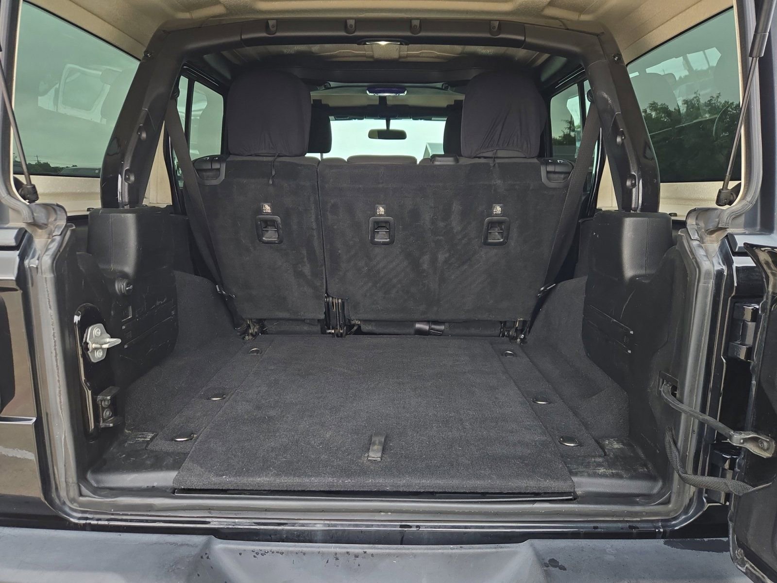 Used 2018 Jeep Wrangler Unlimited Sport S image 25