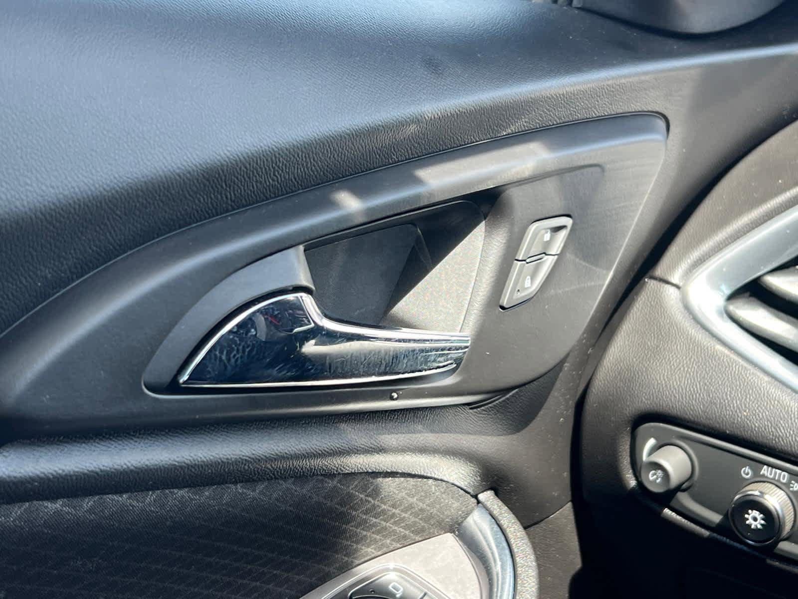 Certified 2017 Chevrolet Malibu LT FWD image 23