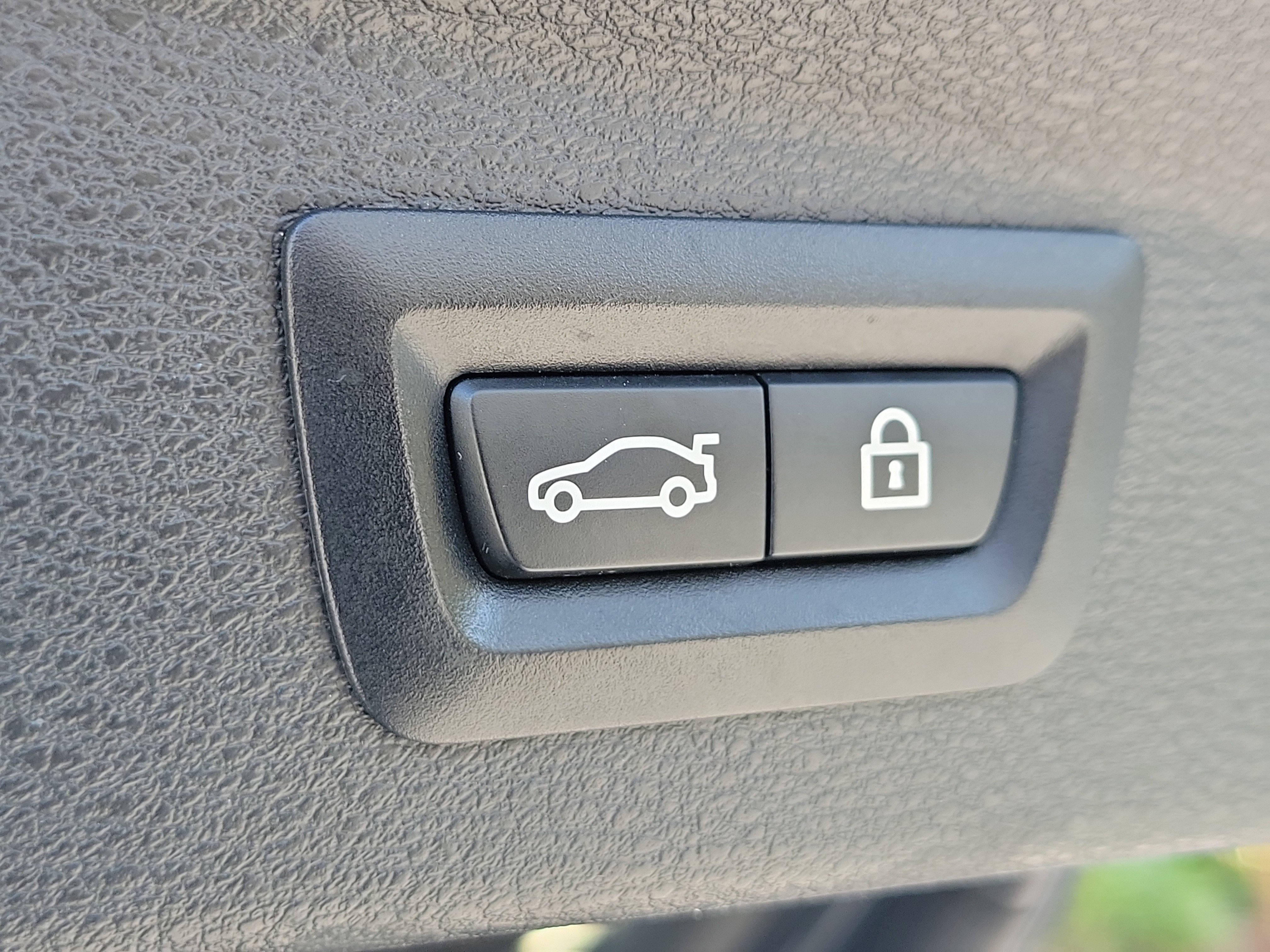 Used 2019 BMW X2 sDrive28i w/ Convenience Package FWD image 8