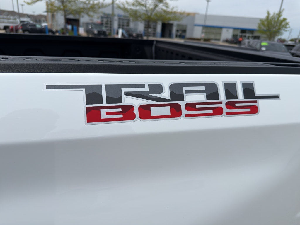 Used 2025 Chevrolet Silverado 1500 LT Trail Boss w/ Convenience Package II AWD/4WD image 11