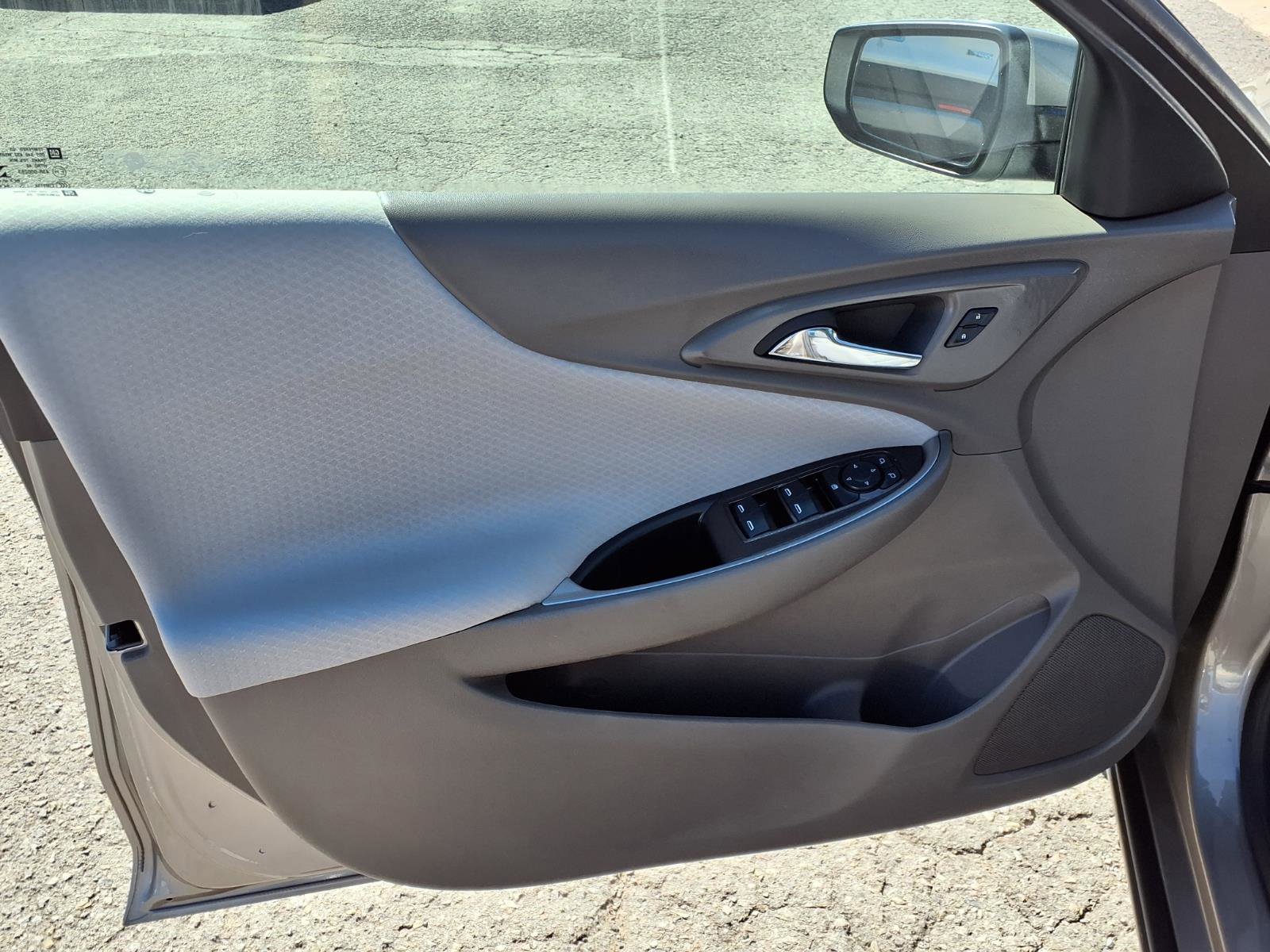 Used 2025 Chevrolet Malibu LS FWD image 14