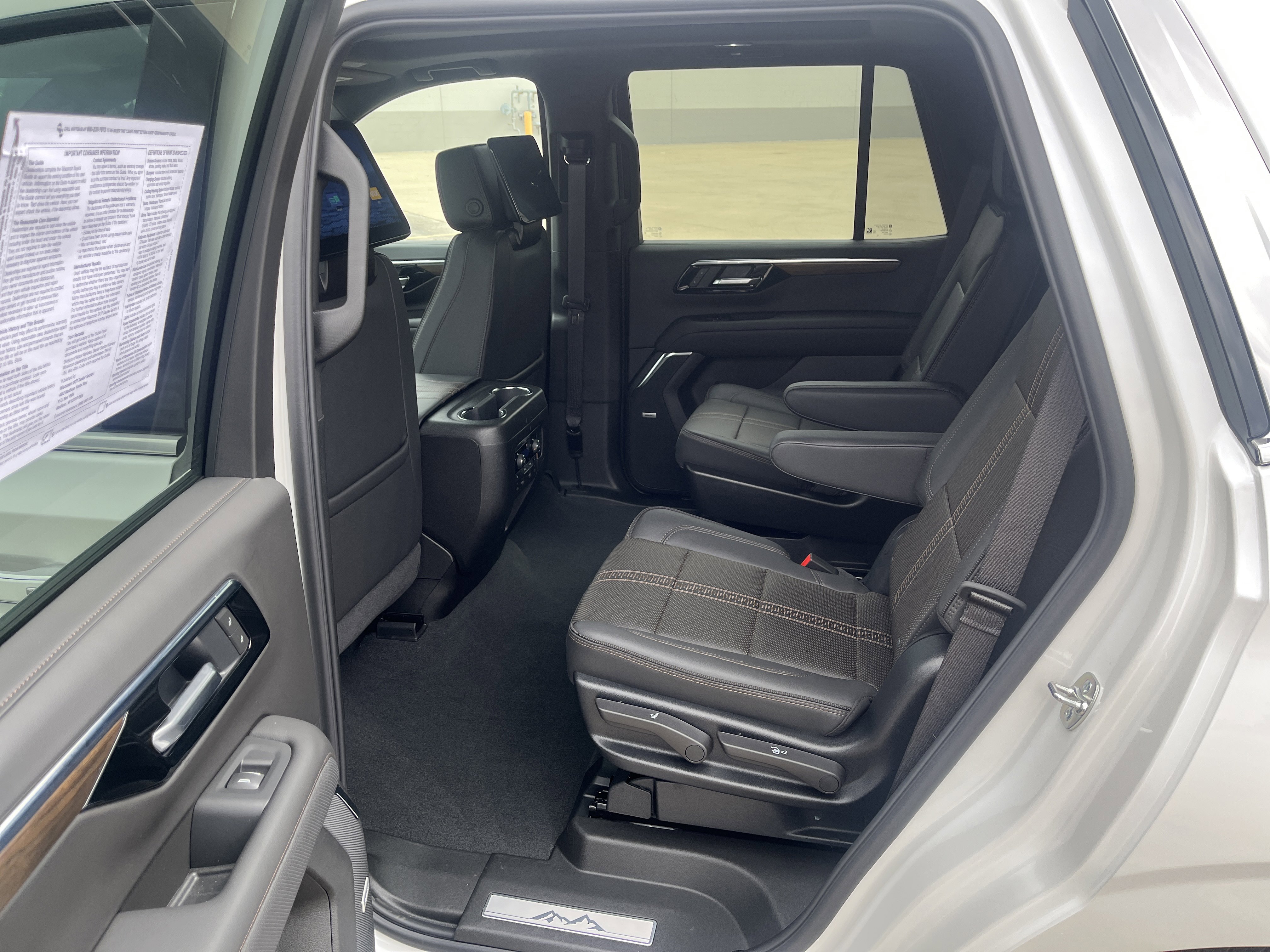 Used 2025 Chevrolet Tahoe High Country image 13