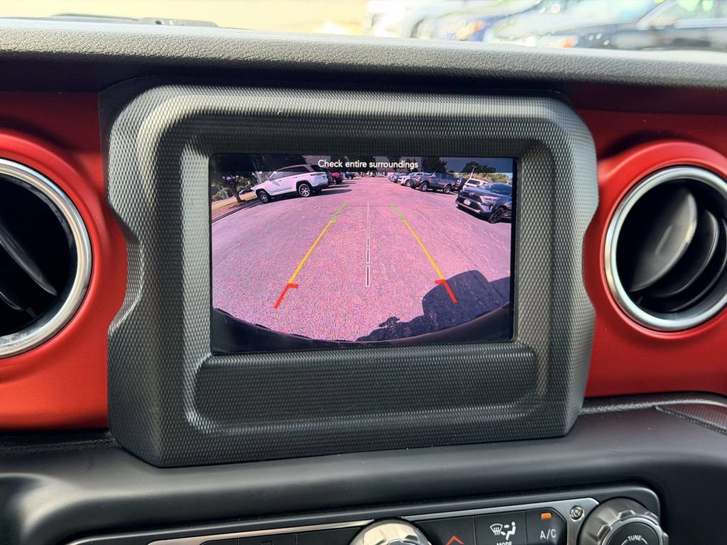 Used 2019 Jeep Wrangler Unlimited Rubicon w/ LED Lighting Group AWD/4WD image 18
