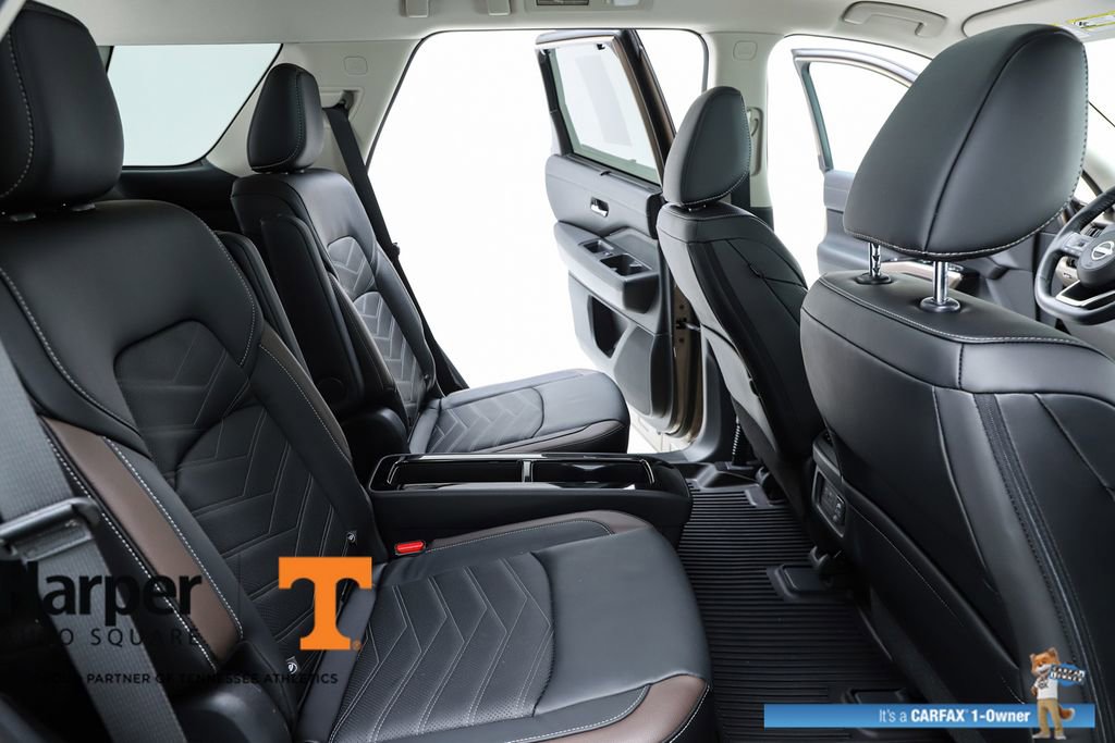 Used 2024 Nissan Pathfinder Platinum image 78