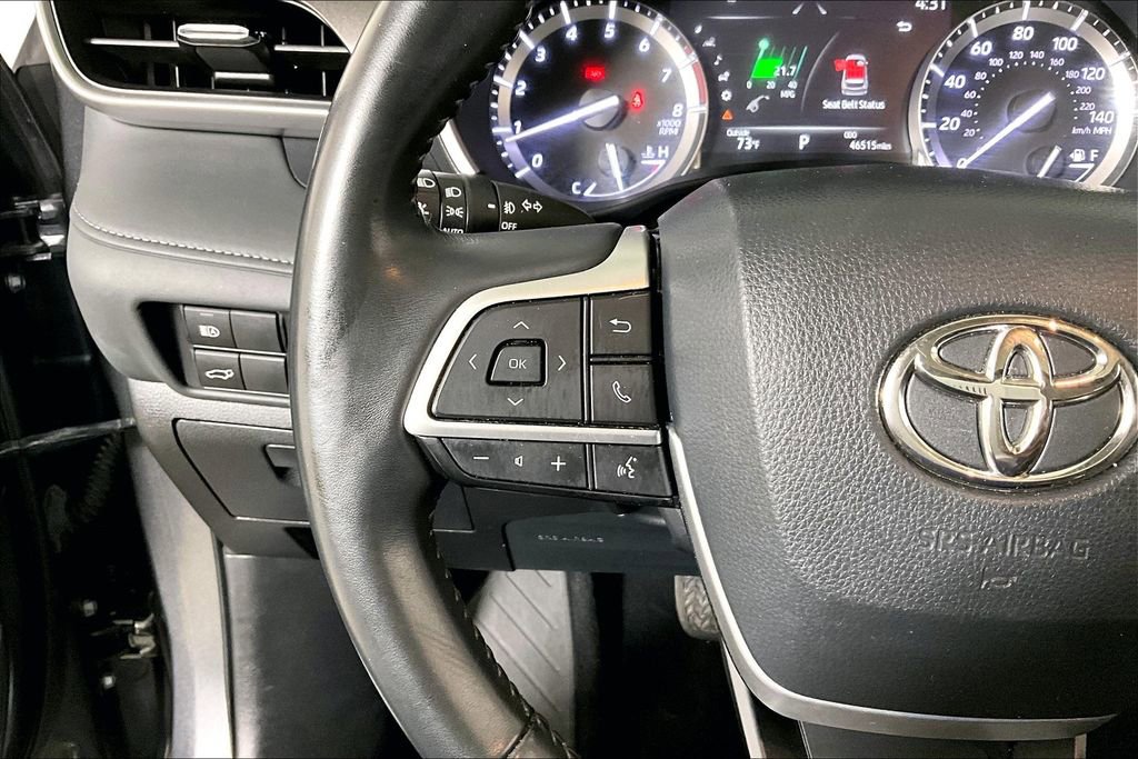 Used 2022 Toyota Highlander XLE image 18