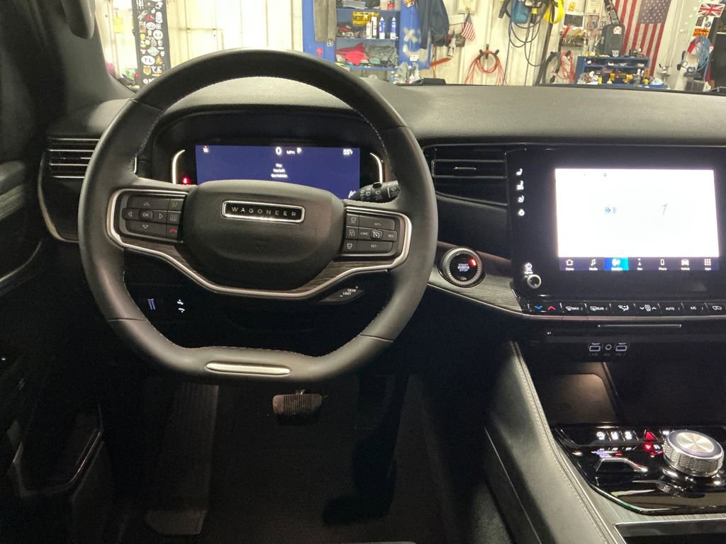 Used 2024 Jeep Wagoneer L Series II w/ Flexible Seating Group image 13