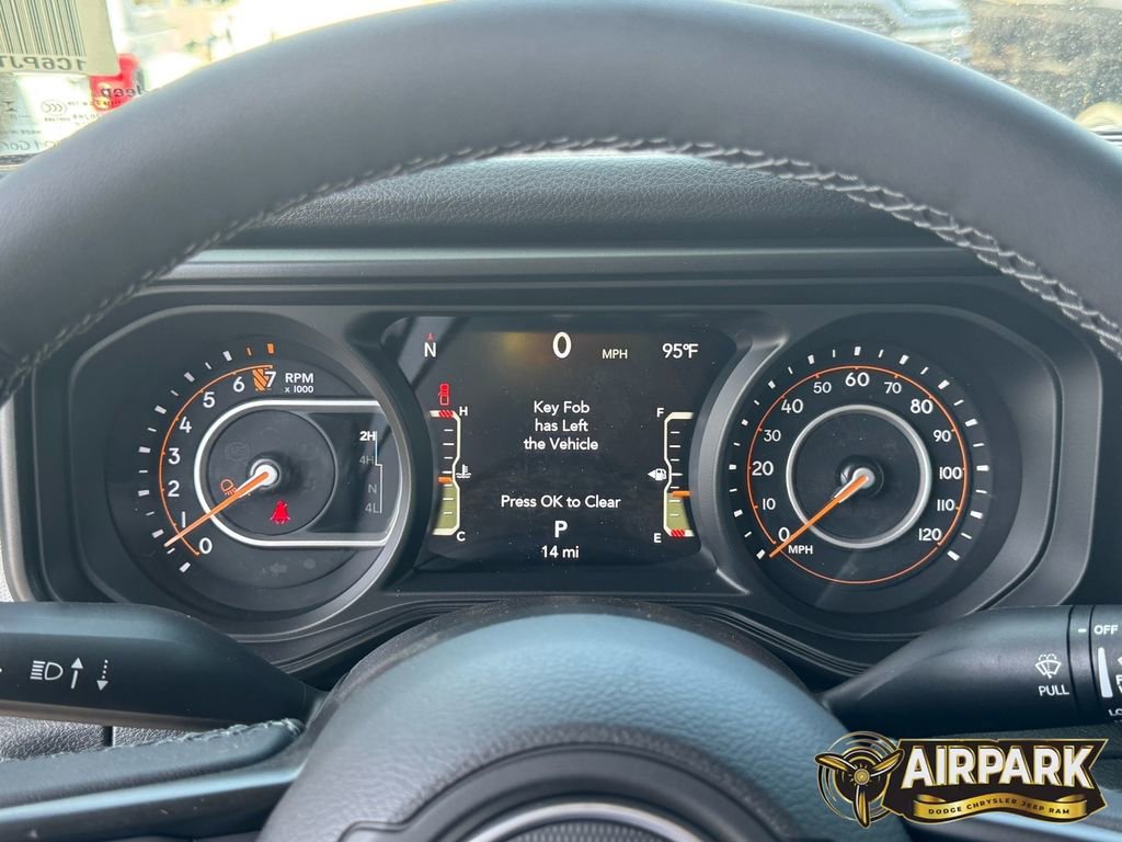 New 2025 Jeep Gladiator Sport AWD/4WD image 19