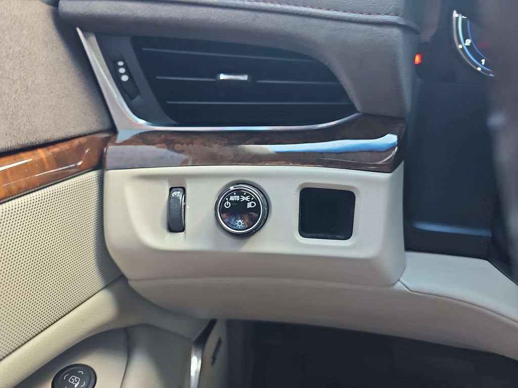 Used 2017 Cadillac Escalade ESV Luxury RWD image 36