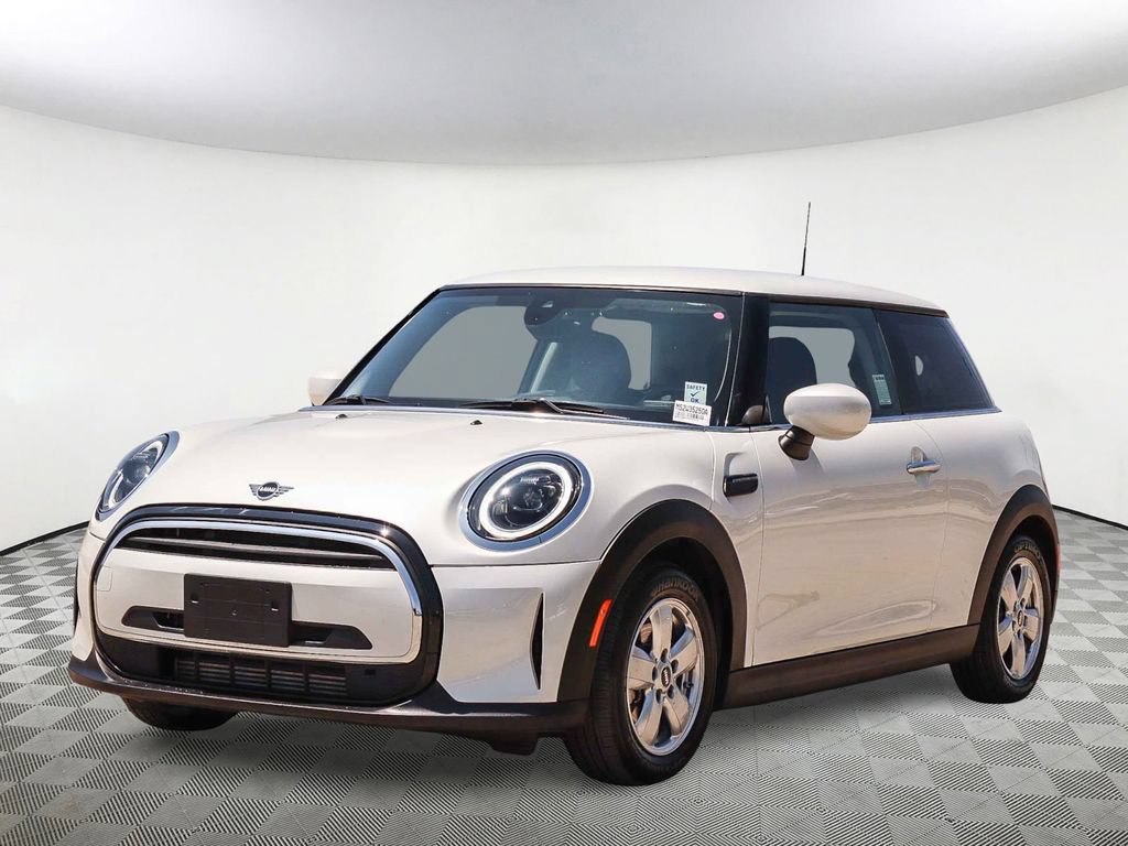 Used 2024 MINI Cooper 2-Door Hardtop FWD image 4