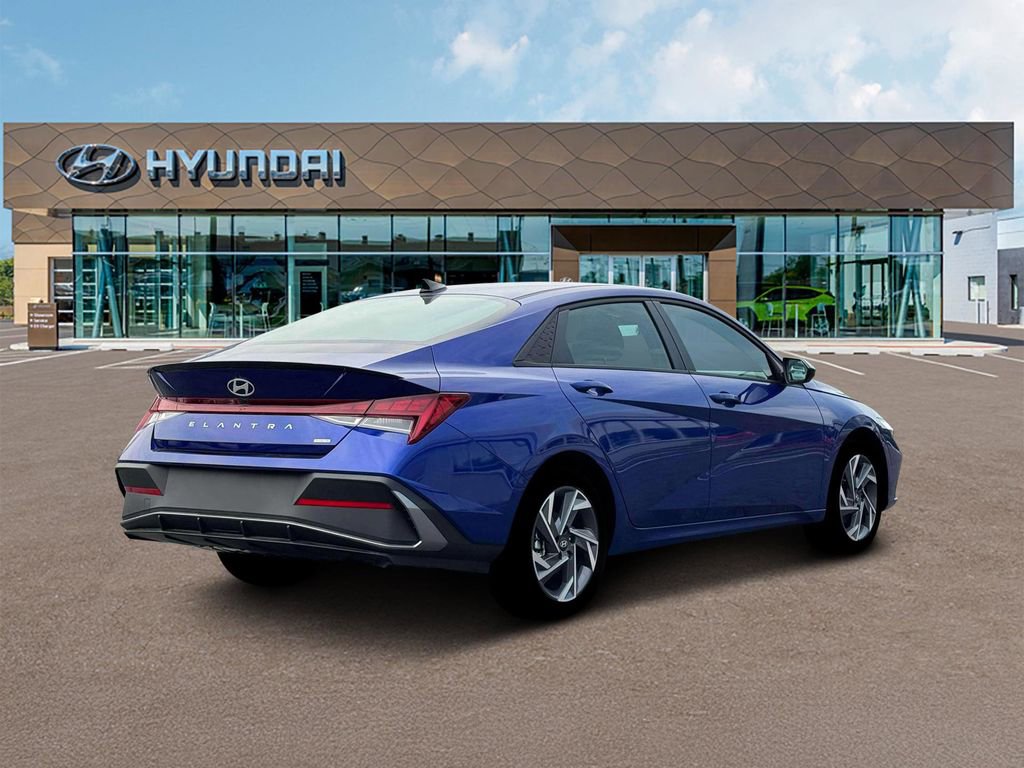 New 2025 Hyundai Elantra SEL FWD image 7