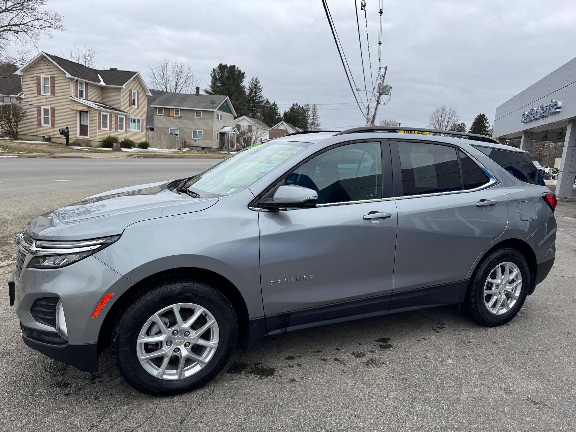 Used 2024 Chevrolet Equinox LT AWD/4WD image 2