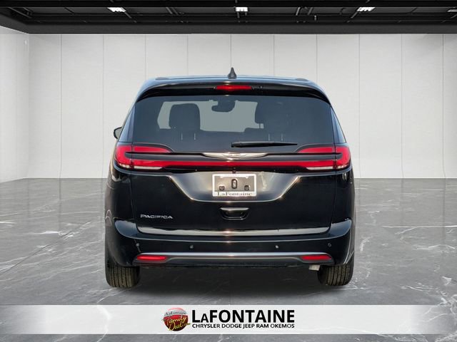 New 2026 Chrysler Pacifica Select image 4