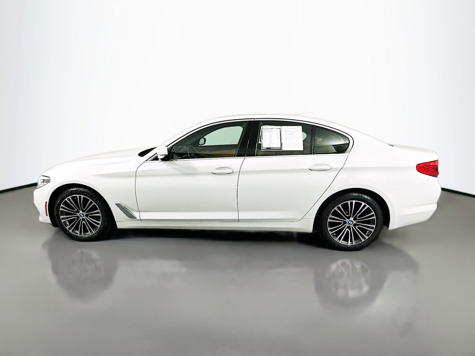 Used 2019 BMW 540i xDrive w/ Convenience Package AWD/4WD image 4