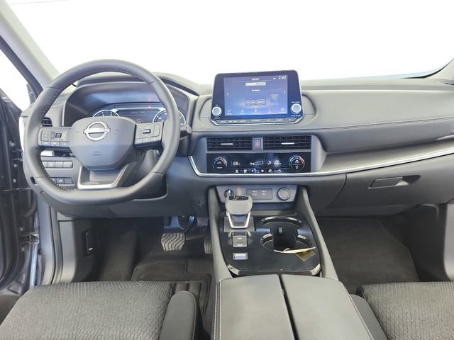 Used 2025 Nissan Rogue SV image 26