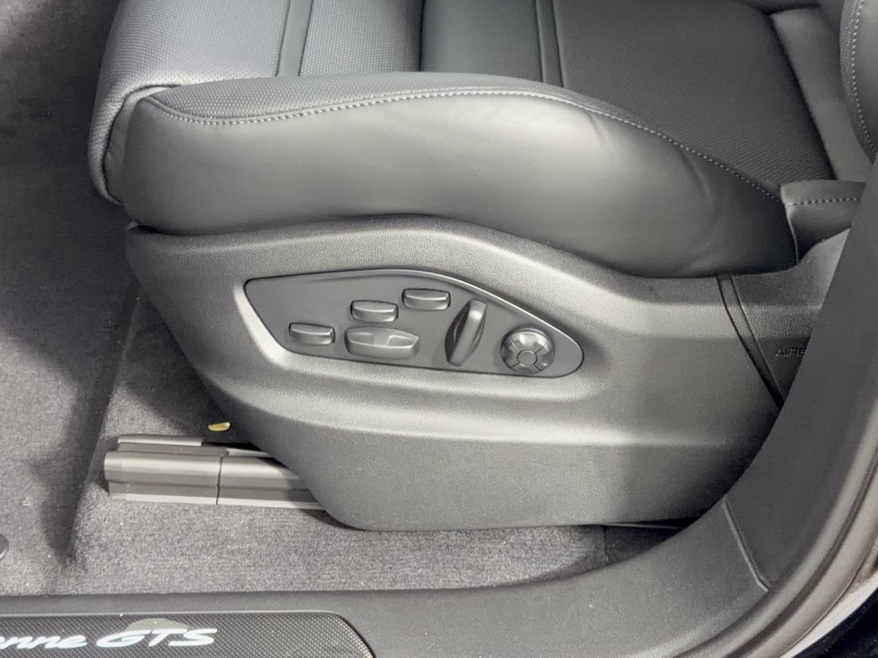 New 2026 Porsche Cayenne GTS AWD/4WD image 16