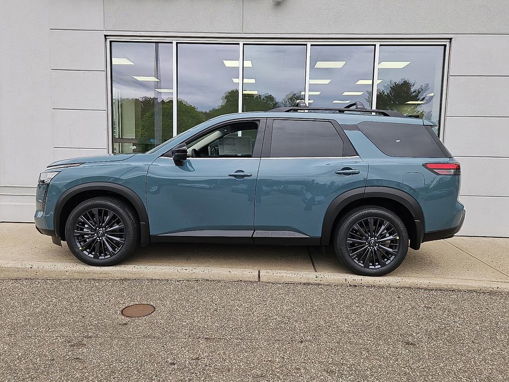 New 2026 Nissan Pathfinder SL w/ SL Premium Package AWD/4WD image 3