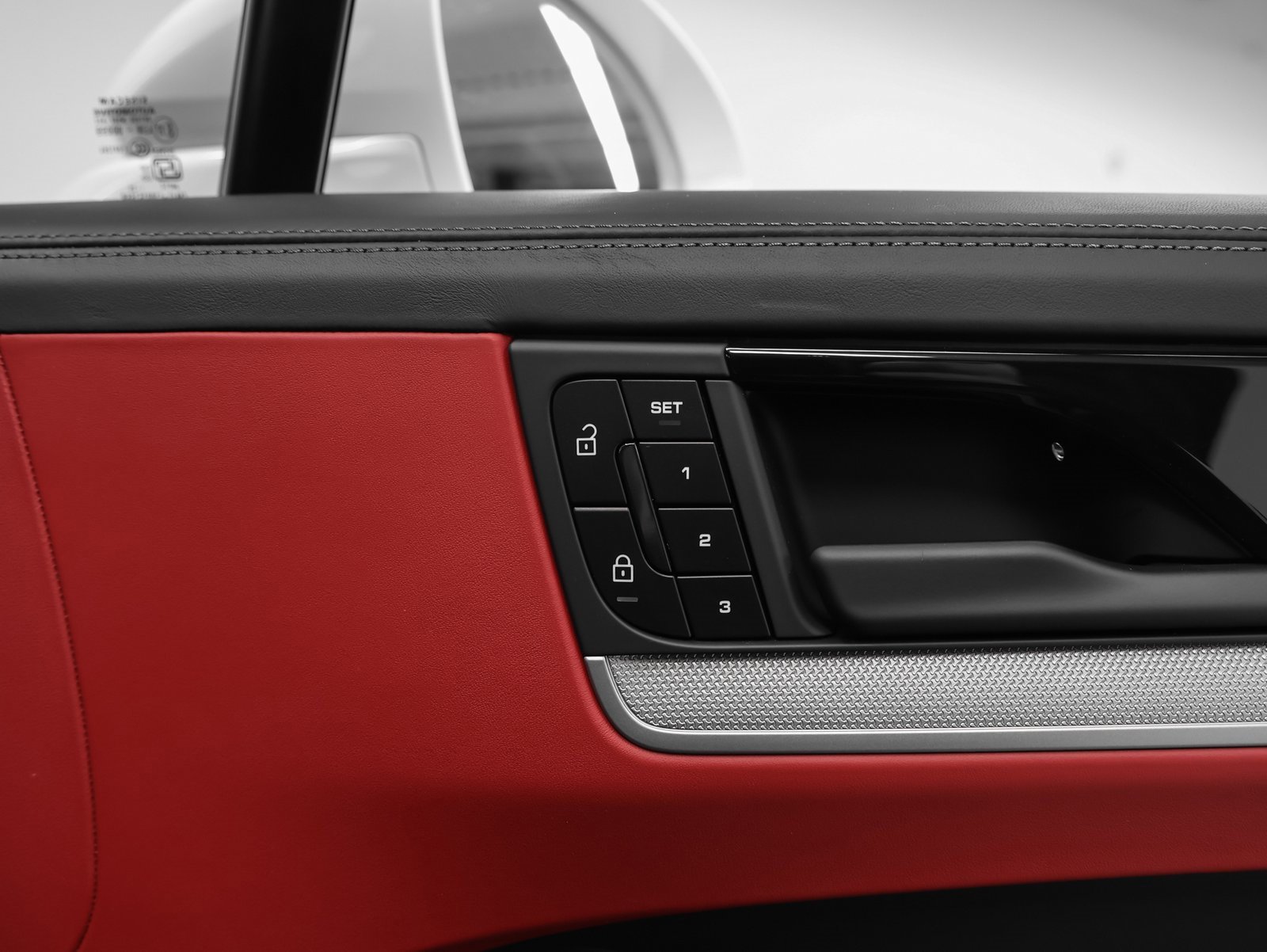 Used 2026 Porsche Cayenne S image 21