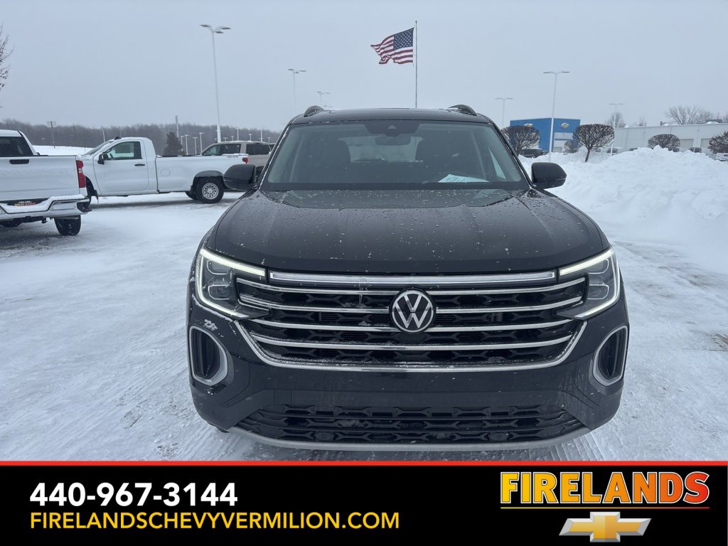 Used 2024 Volkswagen Atlas SE w/ Panoramic Sunroof Package image 8