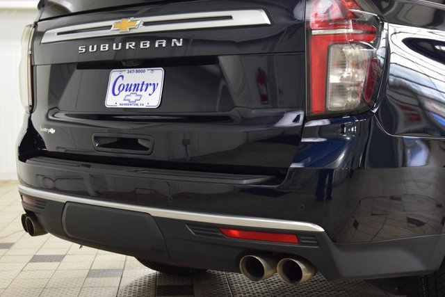 Used 2023 Chevrolet Suburban High Country w/ Premium Package image 21