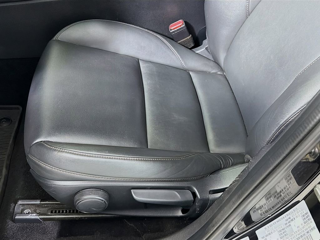 Used 2023 MAZDA MAZDA3 s image 21