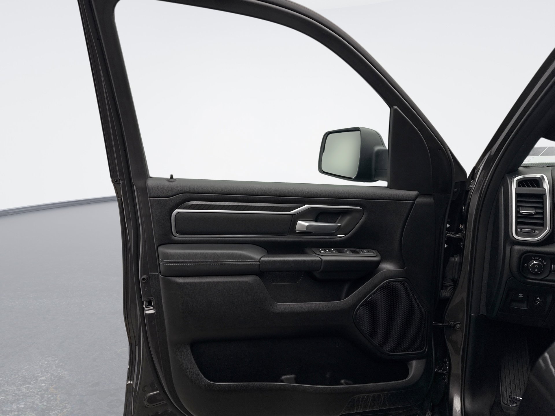 Used 2025 RAM 1500 Big Horn AWD/4WD image 9