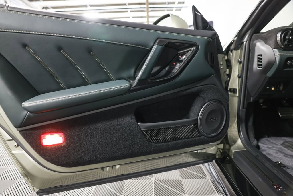Used 2021 Nissan GT-R Premium image 30
