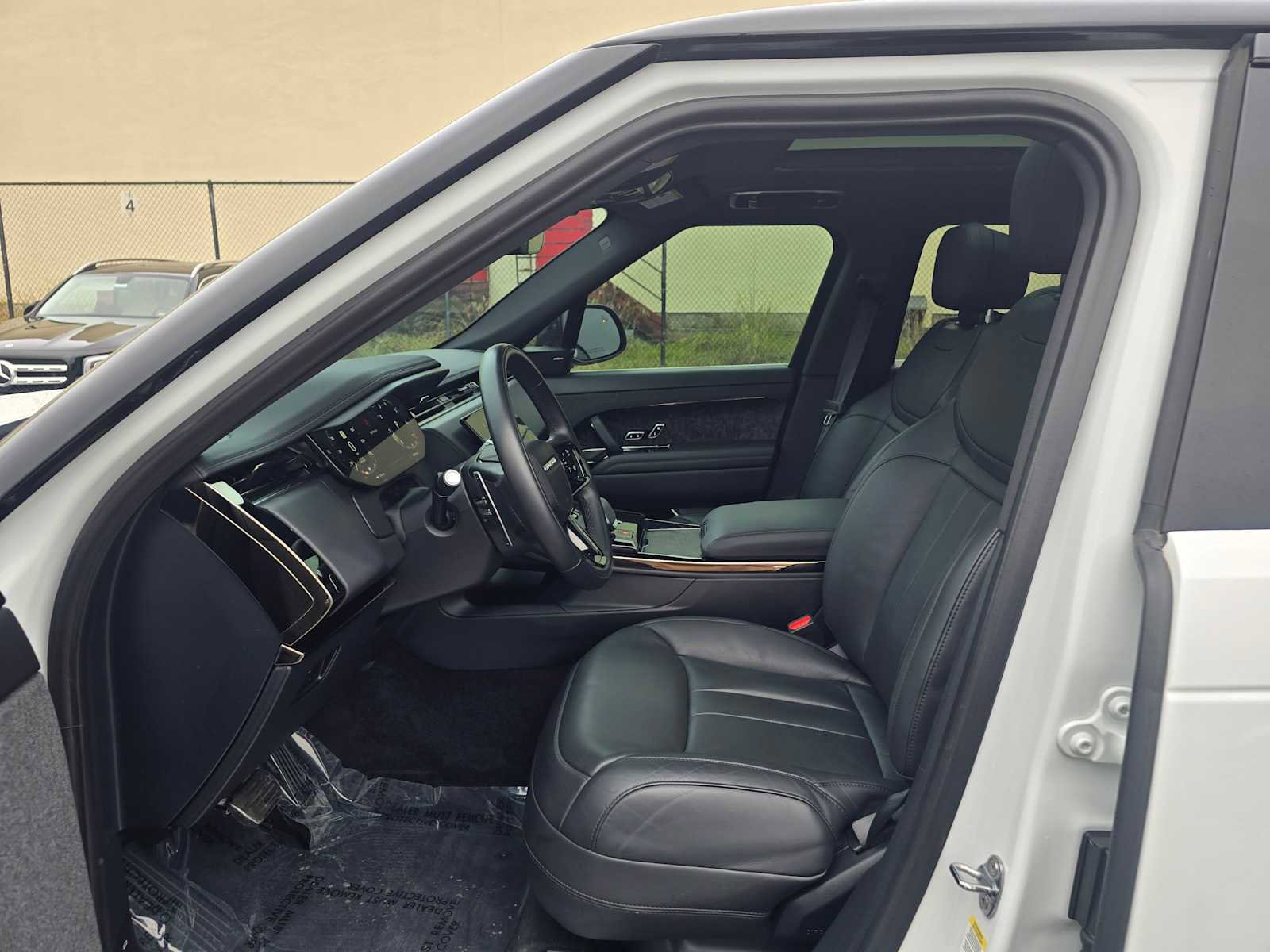 Used 2024 Land Rover Range Rover Sport Dynamic SE image 21