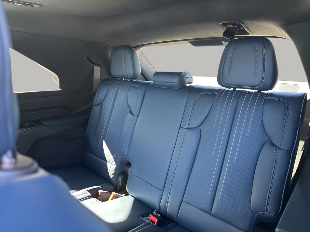 New 2026 Cadillac Escalade IQ Luxury 2 w/ LPO, Floor Liner Package AWD/4WD image 23
