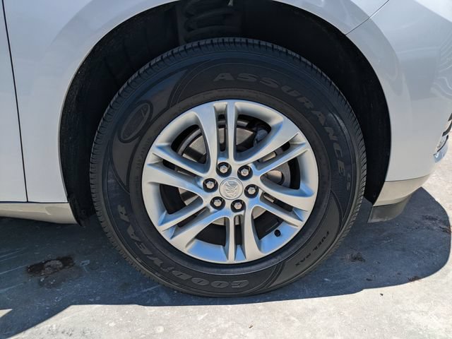Used 2020 Buick Enclave Essence w/ Sound and Sites Package FWD image 11